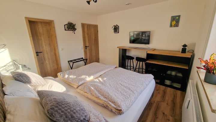 Quiet Design Room, Private Bath & Mountain Views - Bad Reichenhall
