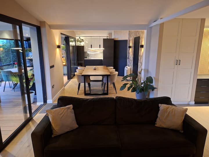 Luxe Vakantiewoning Direct Aan De Maas+jacuzzi - Netherlands