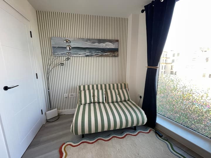 Studio Flat In Poole - Poole