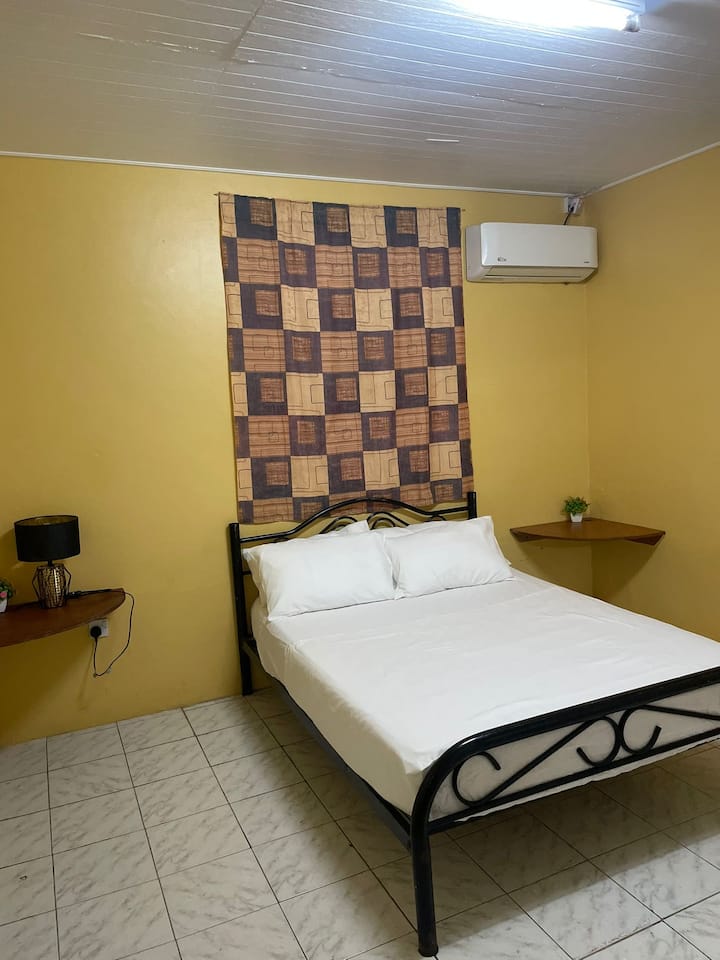 Top Floor Flat - Dominique