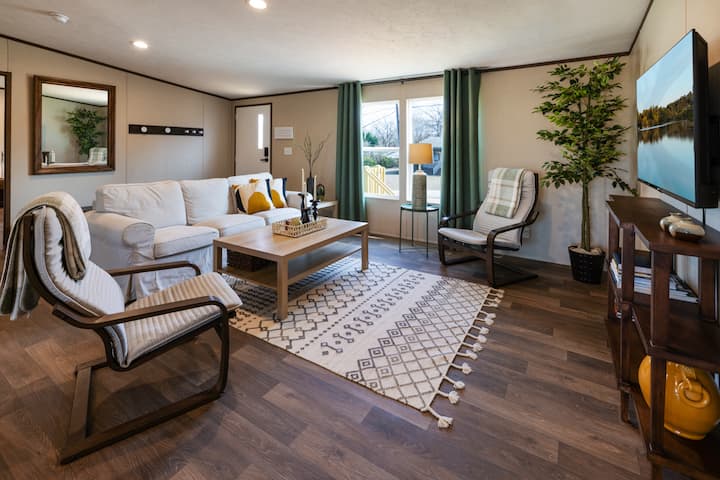 3 Bed 2 Bath, Near Downtown Greer Sc, Pet Friendly - Greer, SC