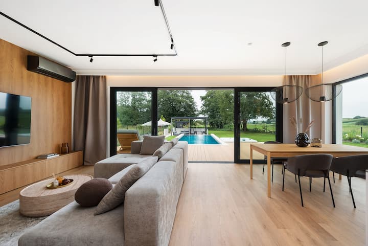 Horizon House - John Paul II Kraków-Balice Airport (KRK)