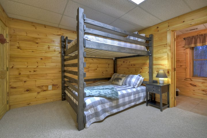 Queen bunkbeds downstairs with bathroom 