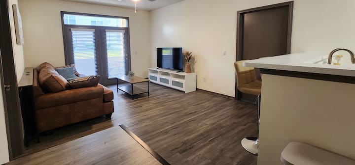 2br W/king, Pool+gym, 30 Min To Wrightsville Beach - Leland, NC