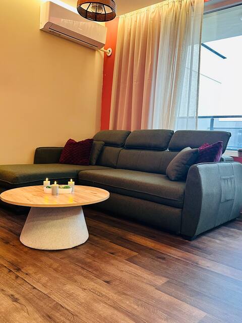 Top Airbnb: Elegant 2BR Paradise City View Apartment in Кръстова Вада