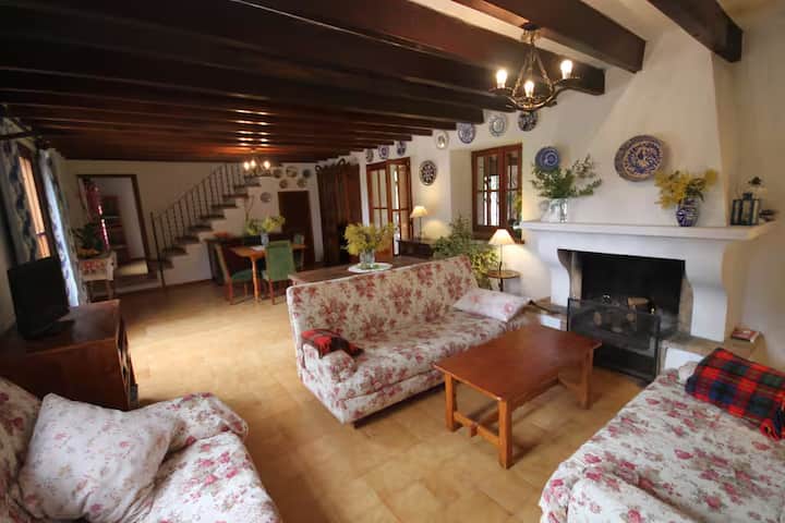 Casa De Campo En Zona Bien Ubicada - Pollença
