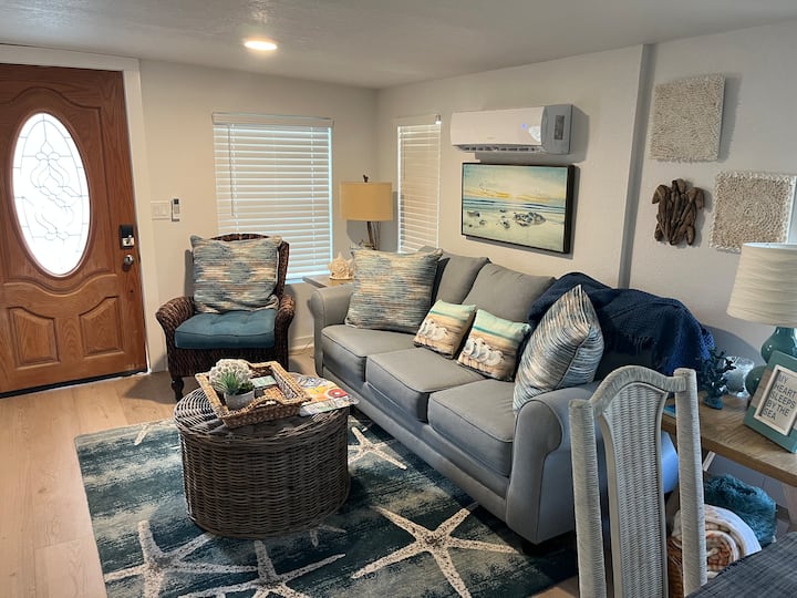 (A) Bayside Bungalow Port Charlotte & Punta Gorda - Port Charlotte, FL