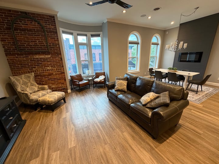 Macomb Downtown Loft At 309 - Tennessee, IL