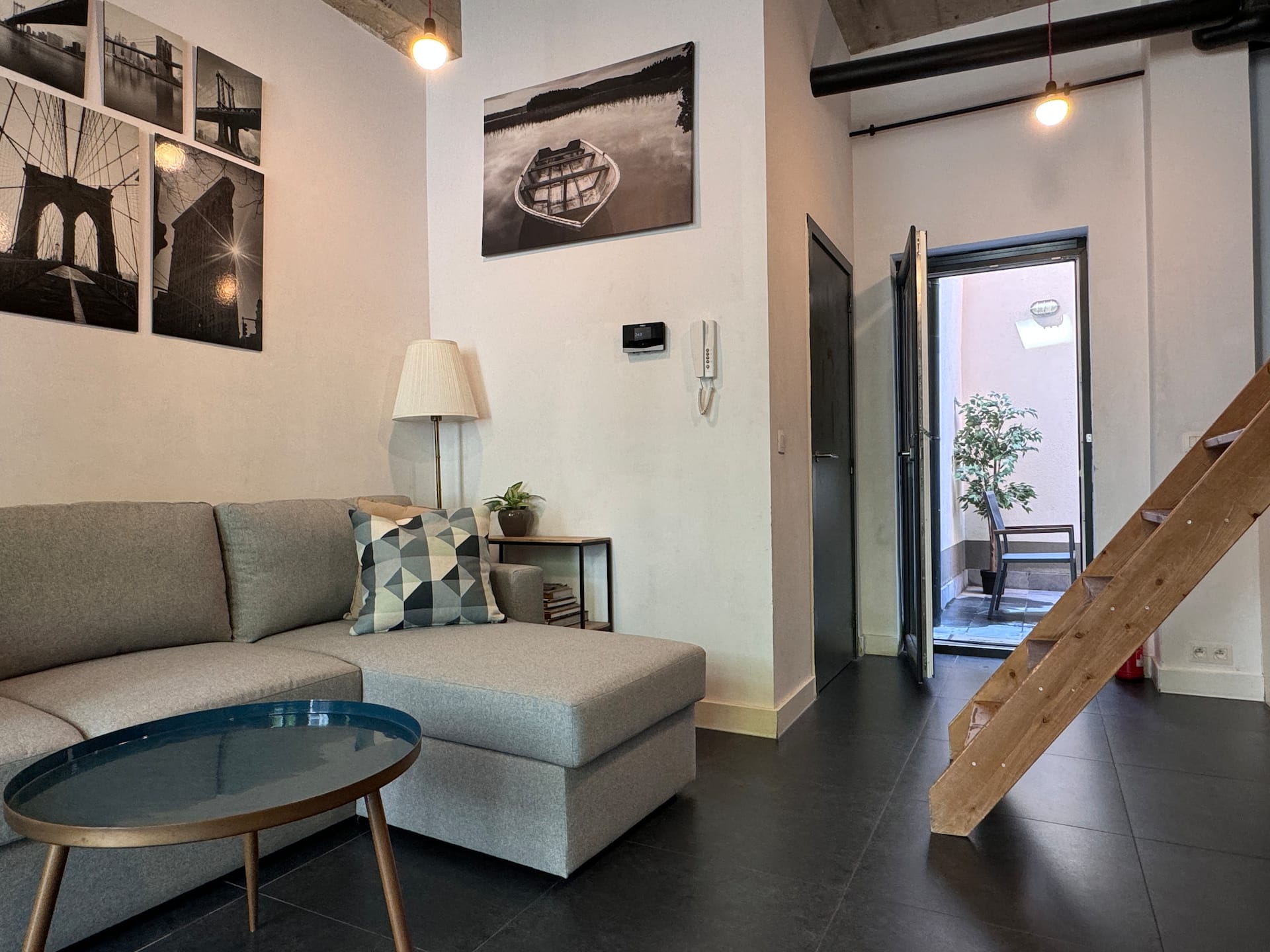 Modern Studio with Private Garden Walk to Center