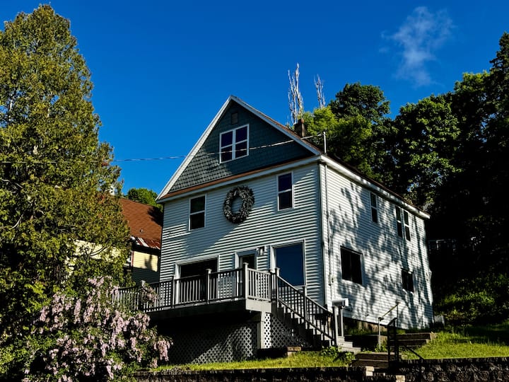 Hancock Hill House: Cozy Historic Home Near Mtu - Houghton