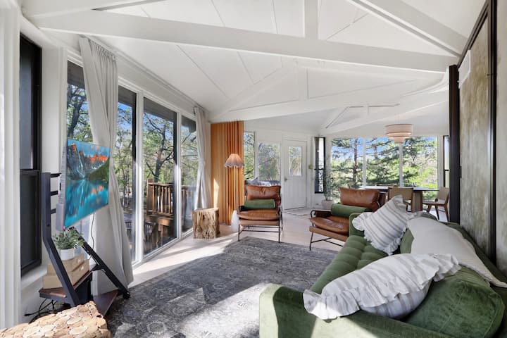 Escape To The Trees: Lake Of The Ozarks Villa - Lake Ozark, MO