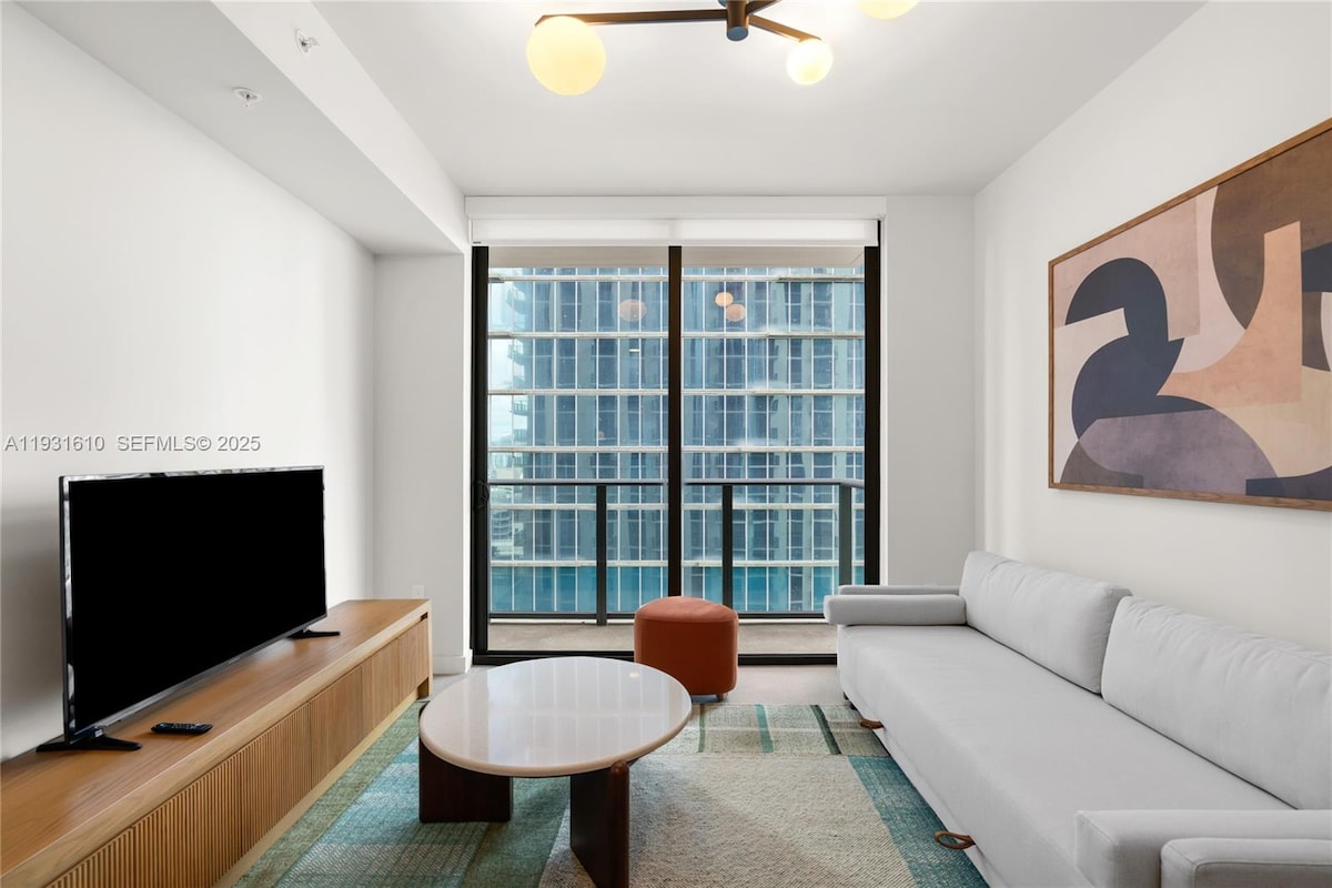 The Crosby • 22nd Fl • City Views • Free Spa