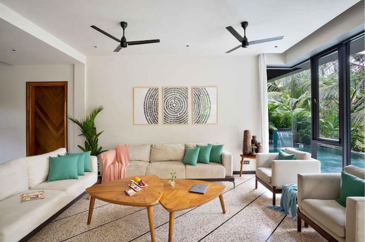 Living room image 1