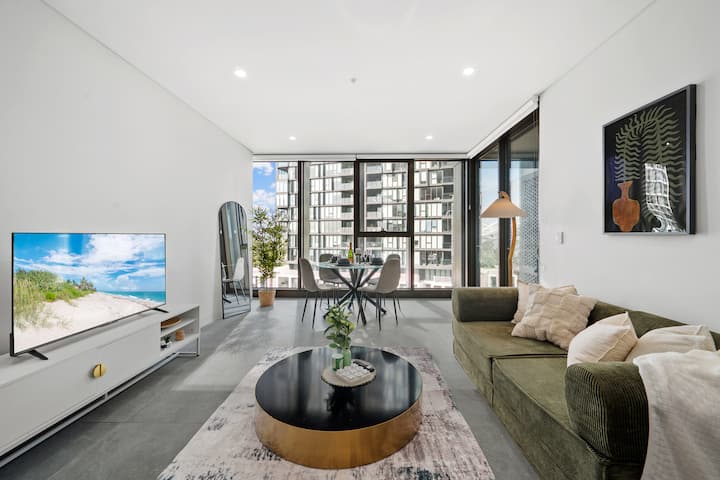 Modern 2br Near Olympic Park | Parking, Pool & Gym - Parramatta