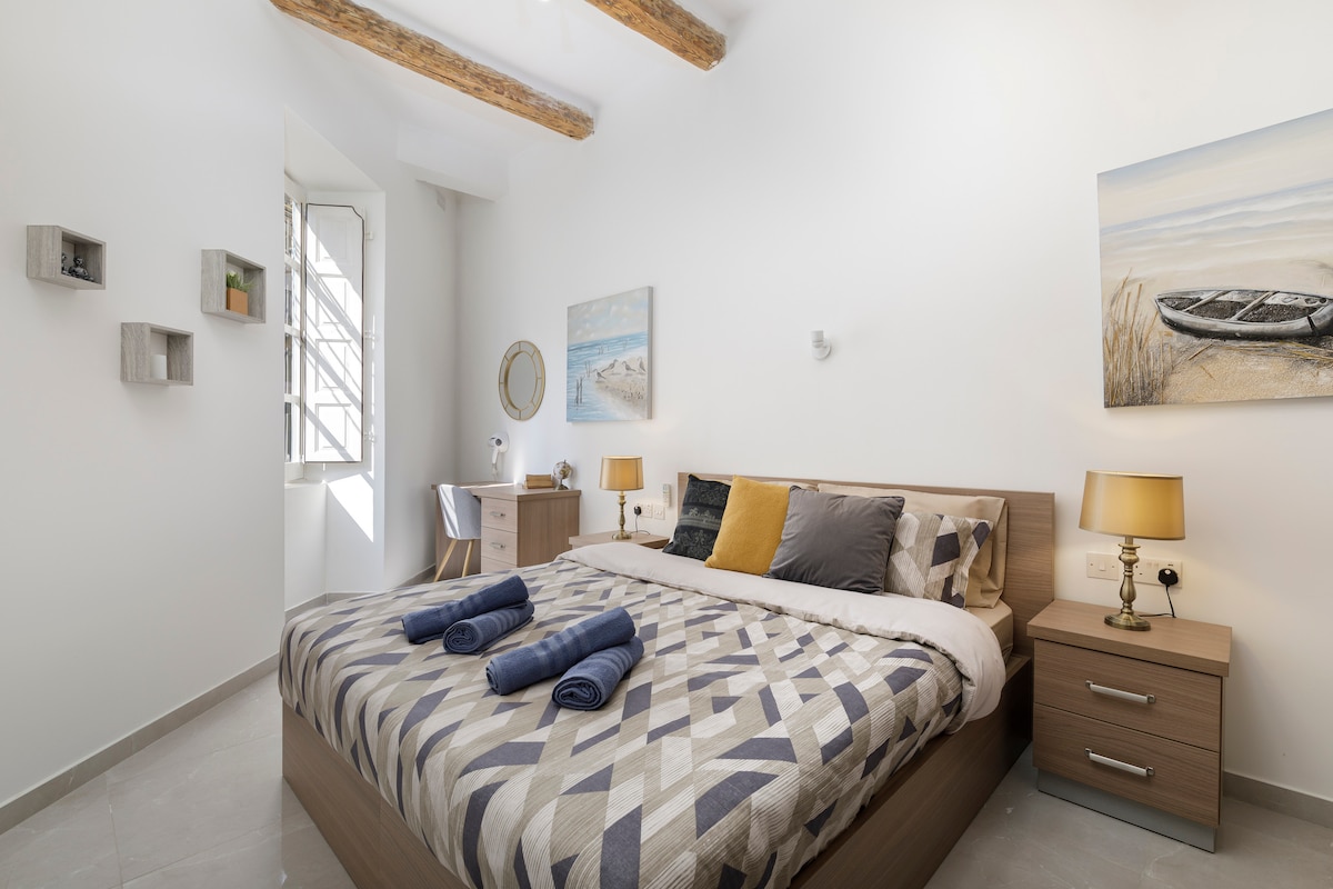 Cosy, Central 1BR Apartment | Close to Valletta