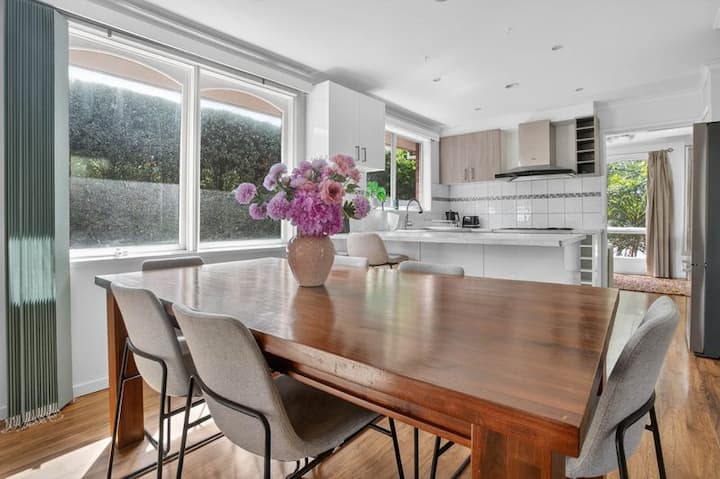 Spacious 4br Home With Secure Parking︱near To Mall - Frankston