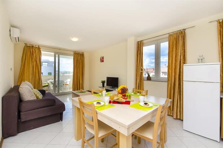 Apartment Mare 08 - Ta Leut Agency - Nin