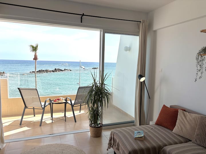 Sea View Apartment In Paphos Port - 2 Bedrooms - Paphos