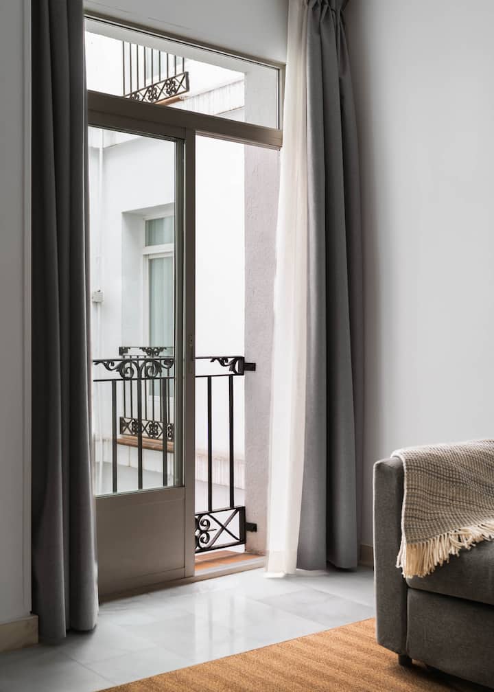Limehome Madrid Sol |1-br Apartment +Sofa Bed - Madrid