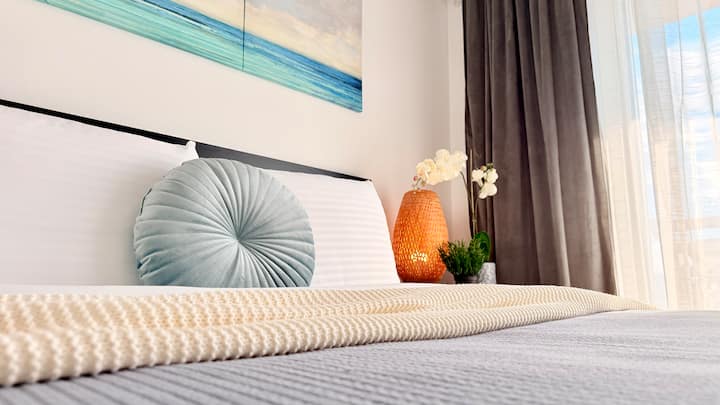 Bright Elegant 2br | Walk To Old Town & Parliament - Bucarest