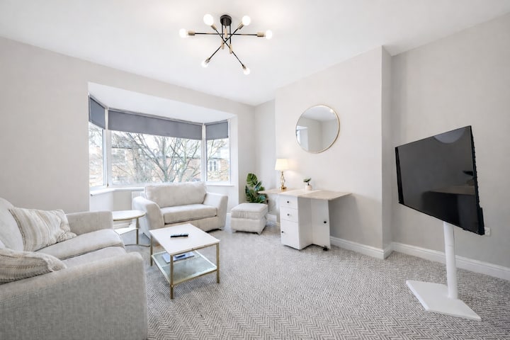 2 Bed Flat, Newcastle, 5 Min To City, Free Parking - Newcastle Airport (NCL)