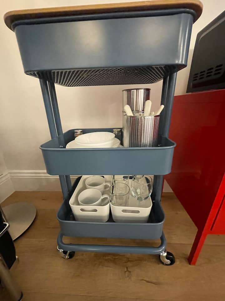 Entire Basement Flat, Own Entrance. - West Yorkshire