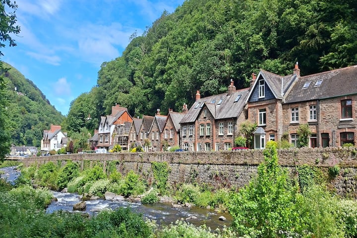 3 Bed, Pet Friendly, Riverside Cottage In Lynmouth - 得文