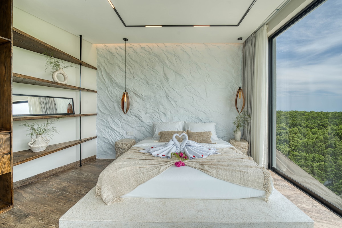 Villa in South Kuta · 3 bedrooms · 3 beds · 2.5 private baths, comparable Airbnb