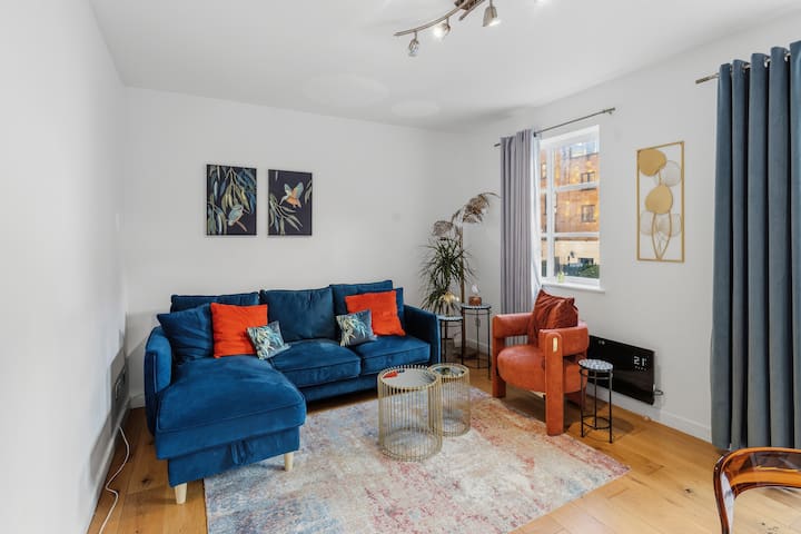 London Marathon Stay | 24h Check-in + Parking - Canary Wharf - London