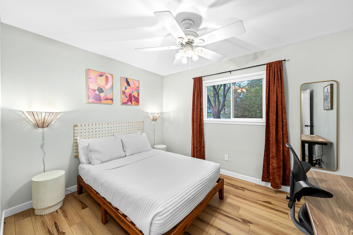 Charming Updated Bungalow | 3BR | 4 Min to Mueller