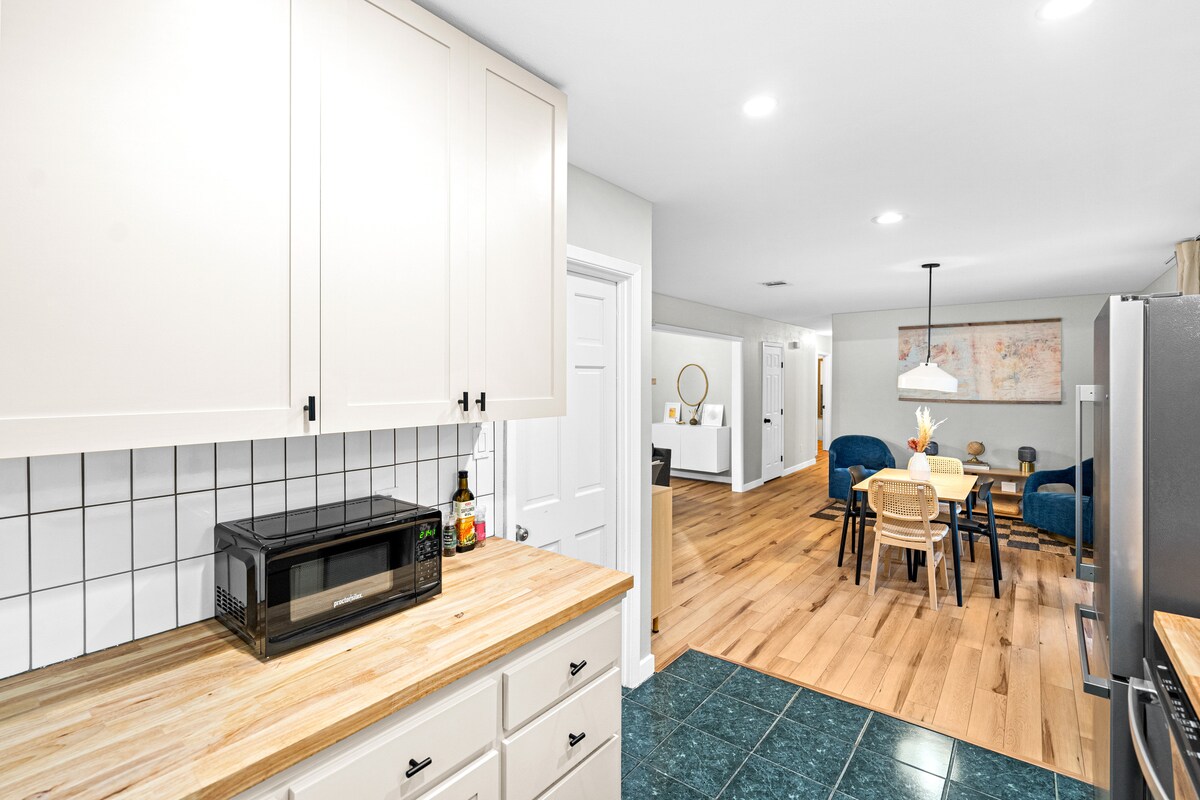 Charming Updated Bungalow | 3BR | 4 Min to Mueller