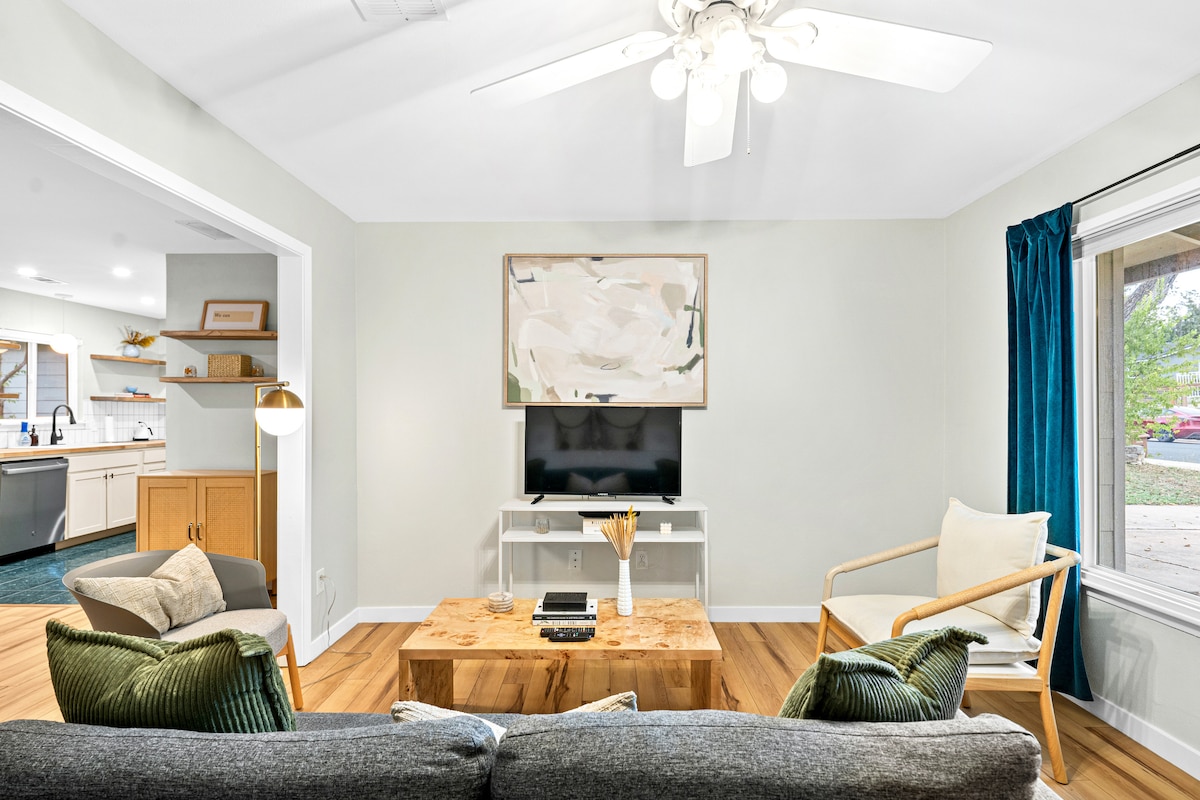 Charming Updated Bungalow | 3BR | 4 Min to Mueller