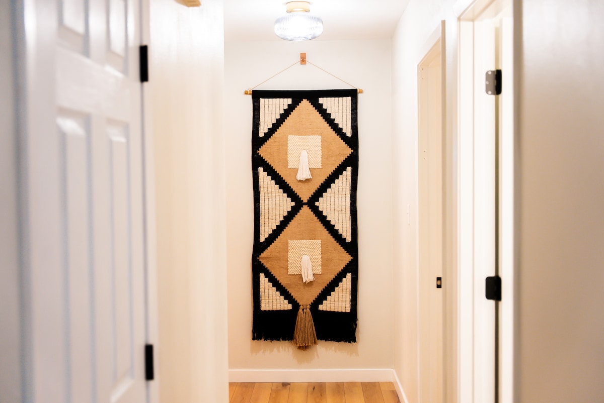 Charming Updated Bungalow | 3BR | 4 Min to Mueller