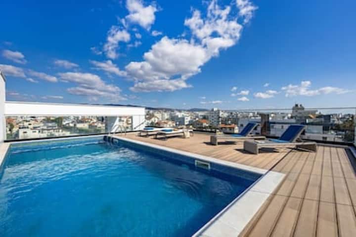 201 Sfiggos - Large Balcony & Shared Rooftop Pool - レメソス