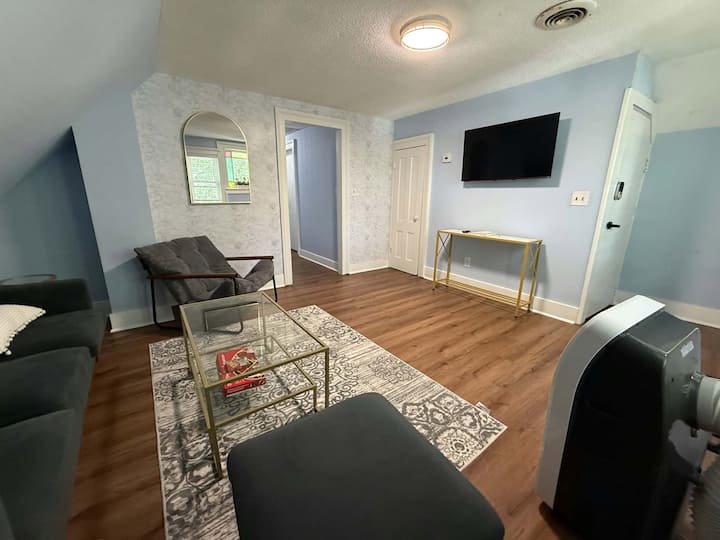 Small Group Stay | Dwight | Near Yale - New Haven, CT