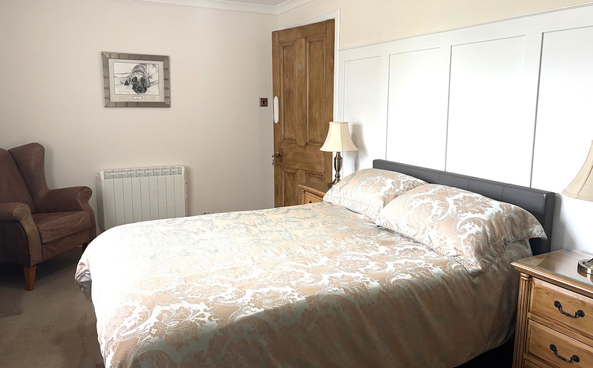 Double bedroom with en-suite.