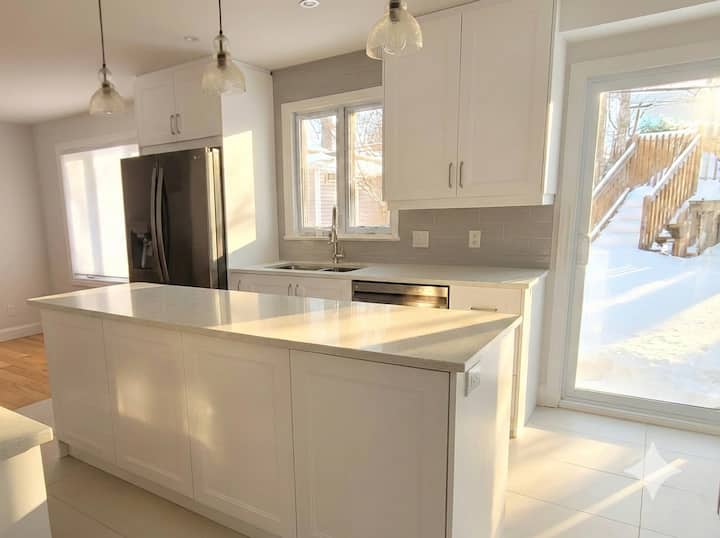 Bright, Spacious Family Home | Ddo | Fireplace - Dorval
