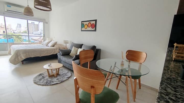 Kitnet em Monserrat com piscina