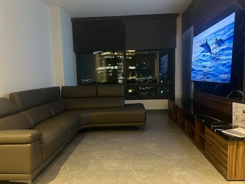 Top Airbnb: Elegant and comfortable apartment overlooking the renovation in Tabacalera
