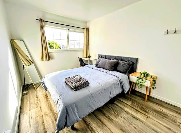 Charming Bayarea Home! Bright Bedroom&fast Commute - Hayward, CA