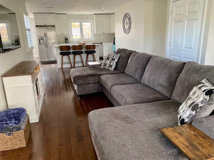 Bright 3br Coastal Home •Near Beach & Pier Village - Ocean Beach Club, Long Branch