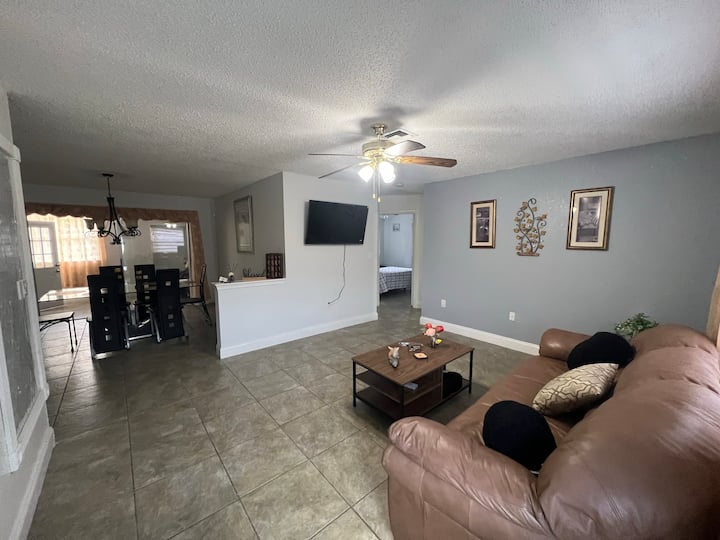 Casa Para Pasar Un Tiempo Agradable Y Tranquilo - Lehigh Acres, FL