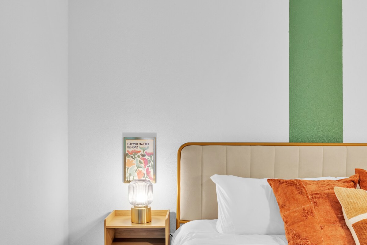 Chic & Cozy Stay with a Pop of Color