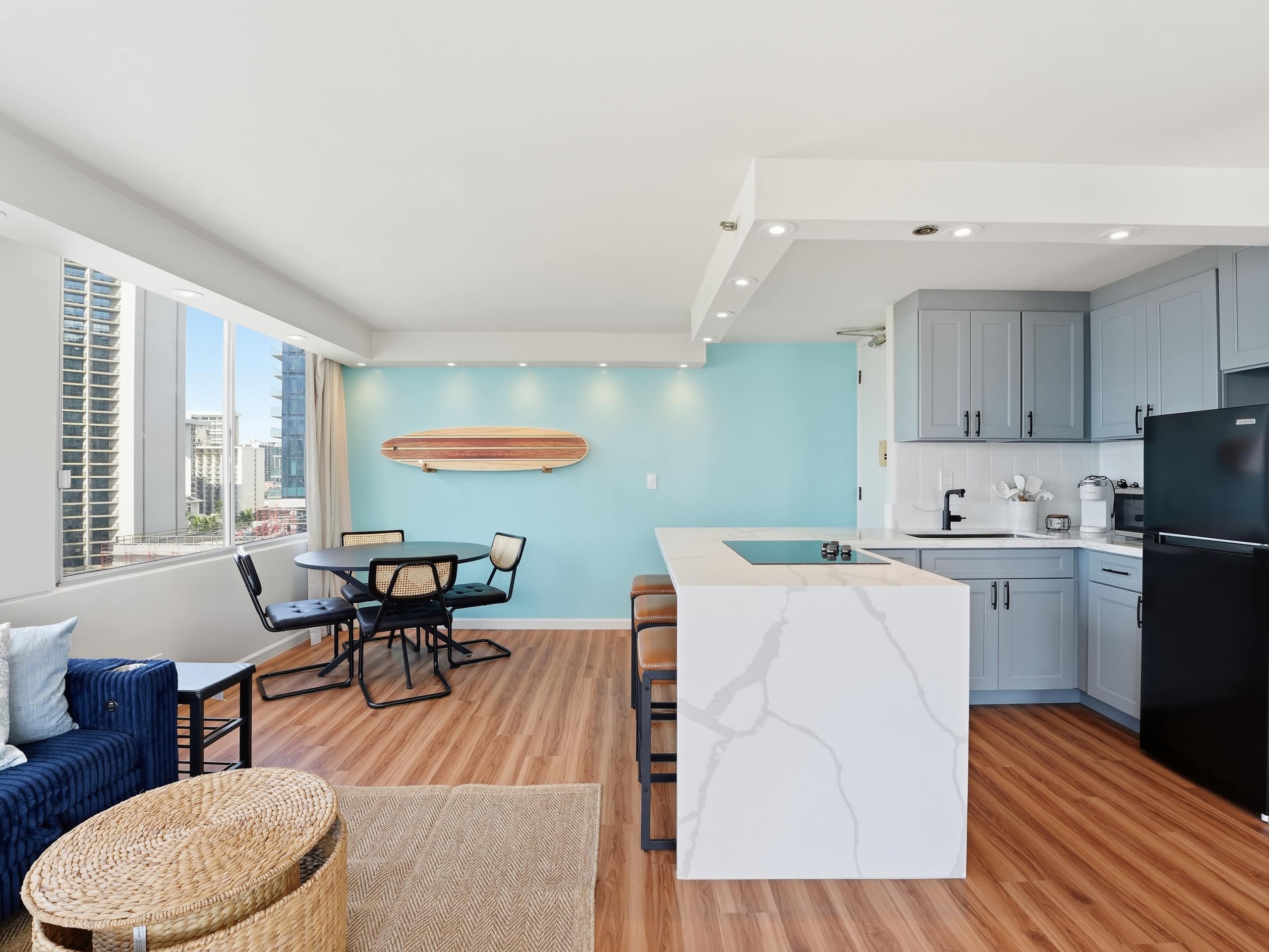 Modern Fully Renovated 1 bdrm Heart of Waikiki - Image 27
