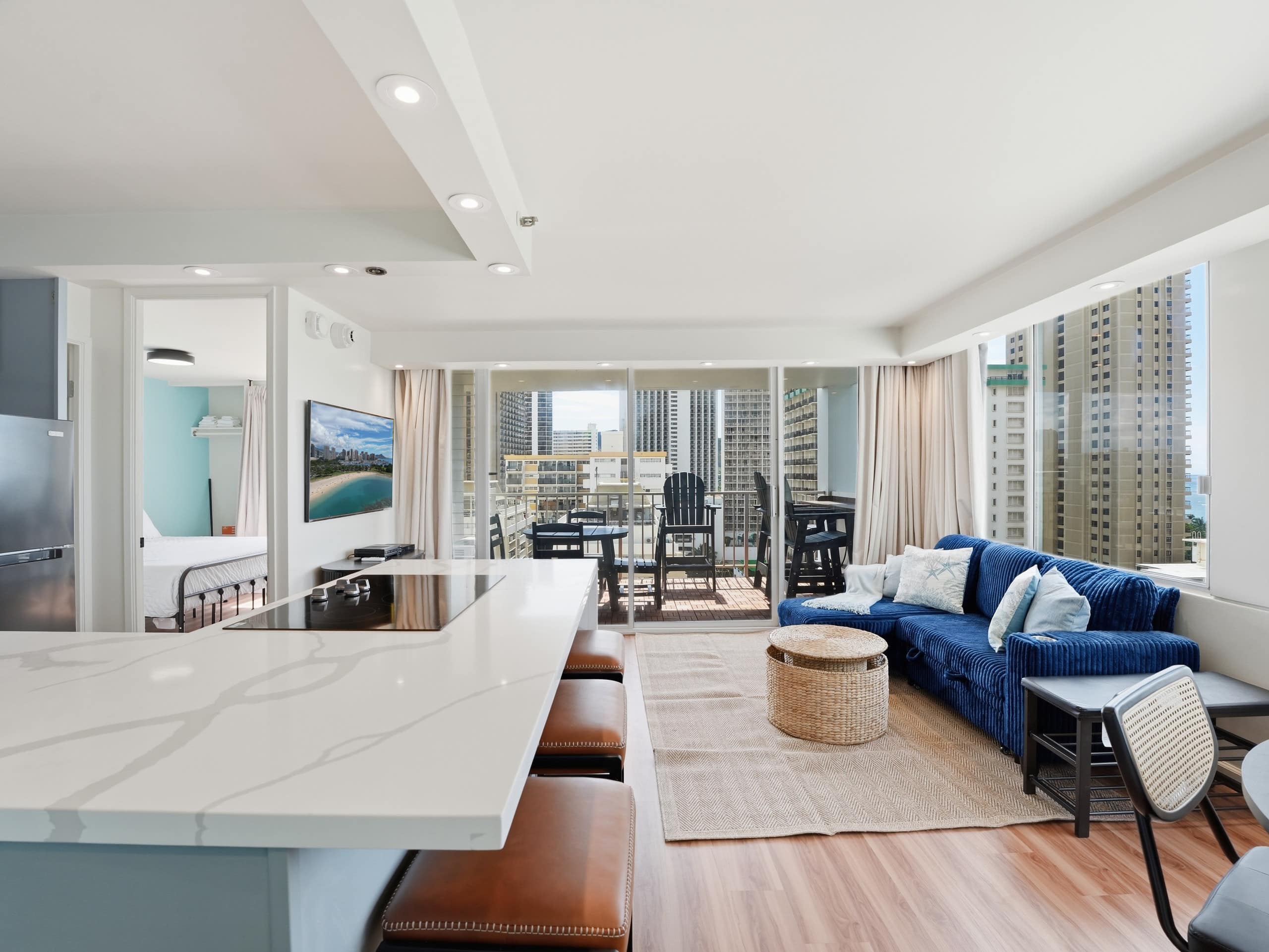 Modern Fully Renovated 1 bdrm Heart of Waikiki - Image 5