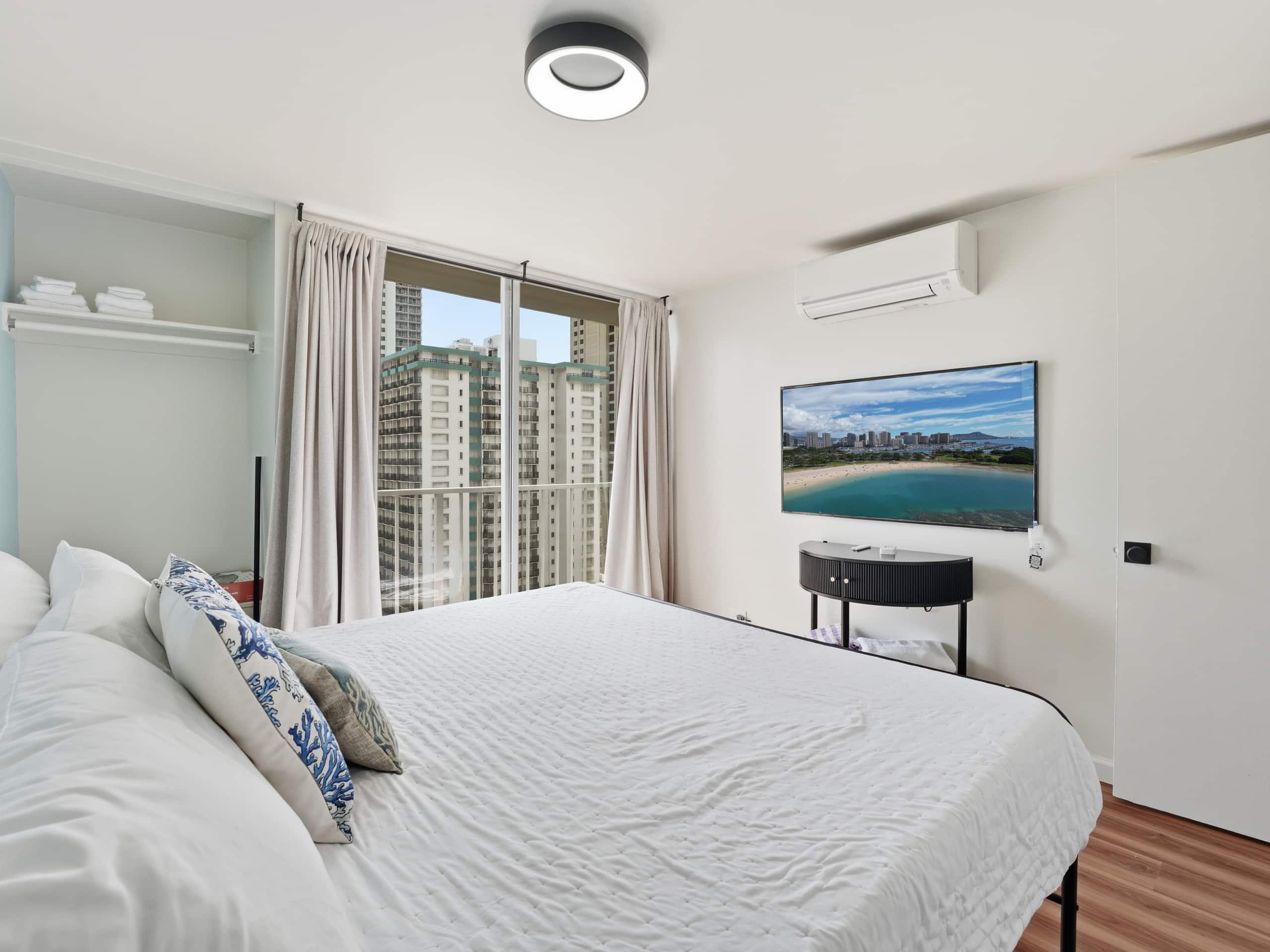 Modern Fully Renovated 1 bdrm Heart of Waikiki - Image 31