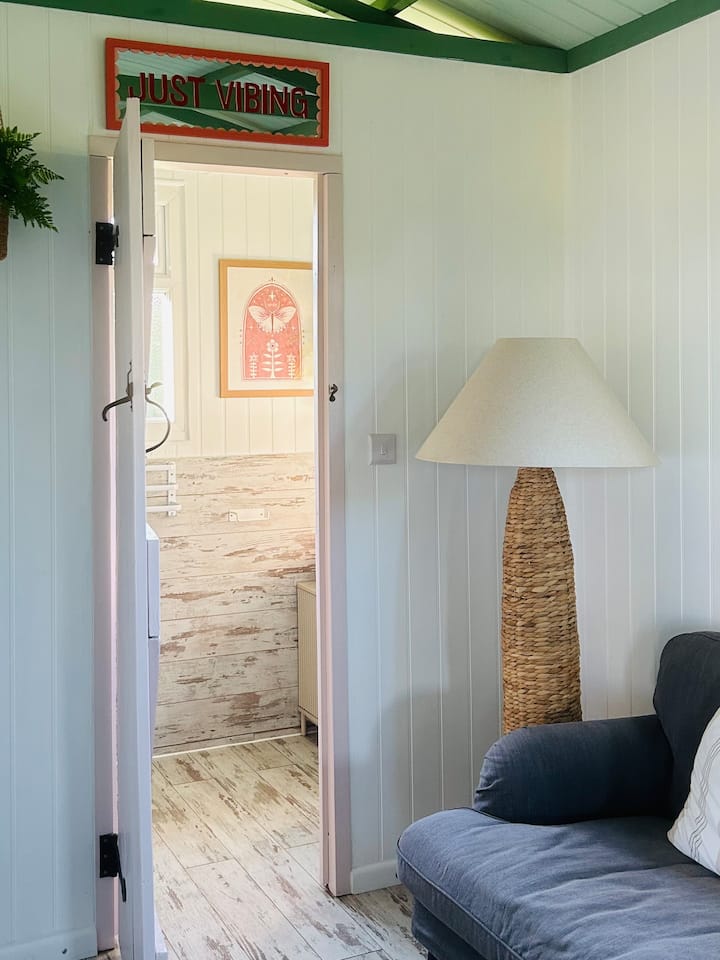 Willow Hut, A Peaceful Countryside Hideaway - Dorset
