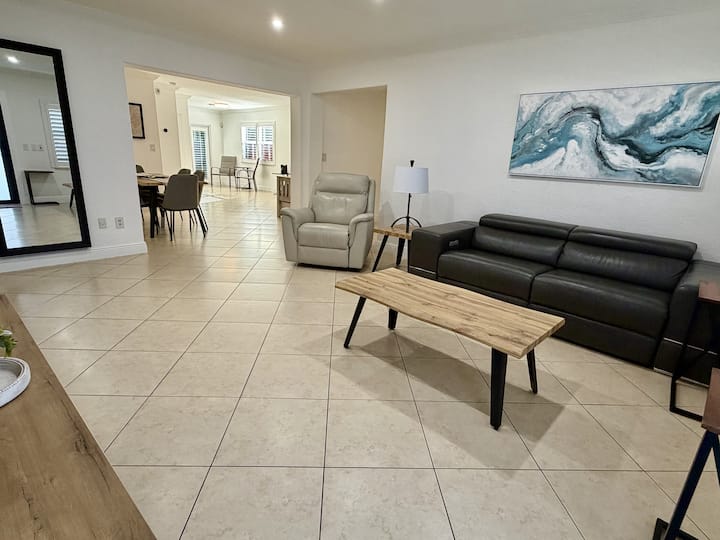Encantadora Casa En South Miami | A Pasos De Um - Coral Gables, FL