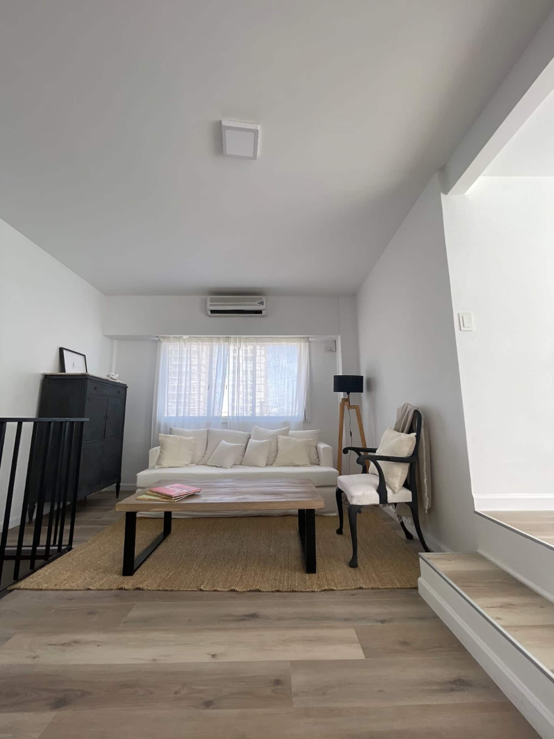 Apartamento duplex reformado em Recoleta