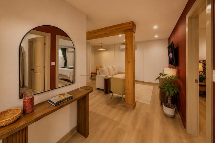 Kora Guesthouse | World Cup Stay - Carousel, Arlington